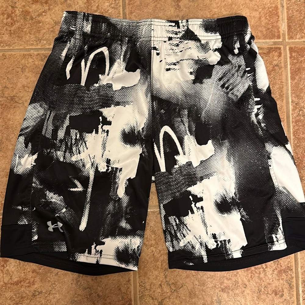 UA Youth Xl boys shorts